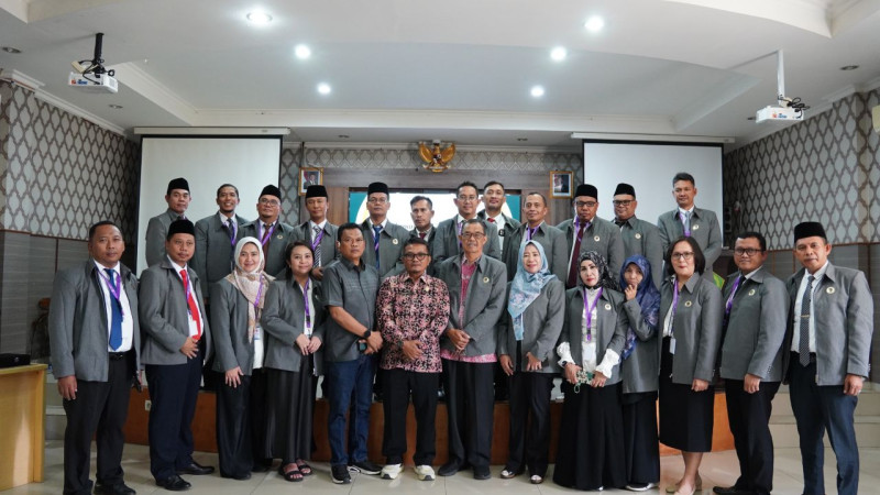 Peserta Pelatihan Kepemimpinan Administrator Gali Solusi Kreatif dan Inovatif Kantor Kementerian Agama Kota Tangerang Selatan