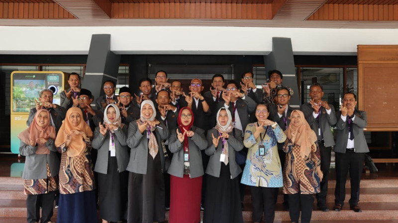 Peserta Pelatihan Kepemimpinan Administrator Lesson Learnt Praktik Kepemimpinan Kinerja di Universitas Terbuka