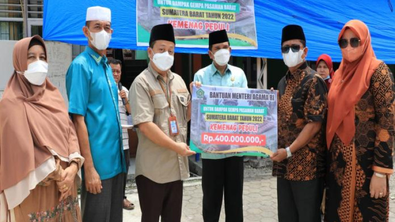 Kemenag Salurkan Rp2,35 M, Bantu Posko, Masjid, dan Musala Terdampak Gempa Pasaman Barat