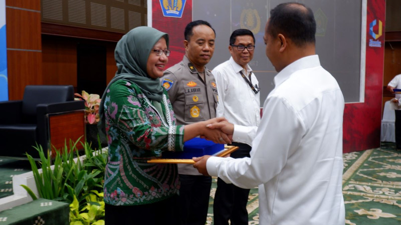 Kemenag Raih Terbaik III atas Komitmen Penguatan Kapasitas SDM PKN
