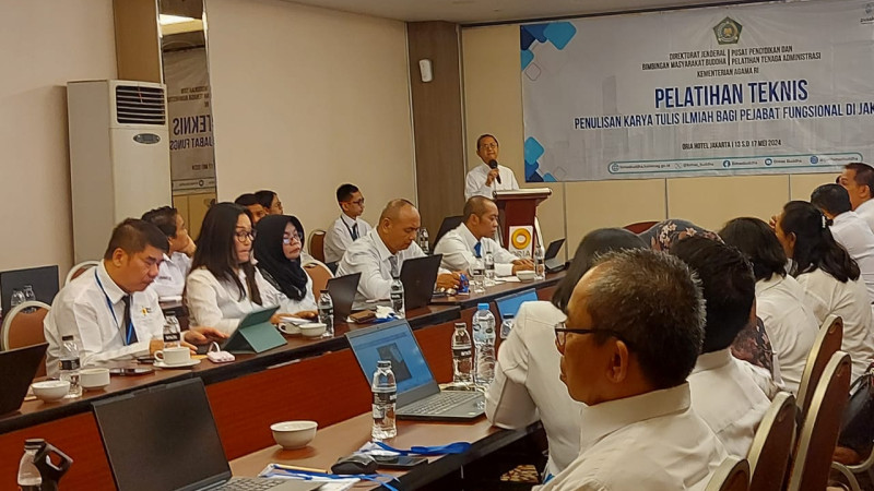 Pelatihan Karya Tulis Ilmiah Membangun Perubahan Menjadi Inovasi